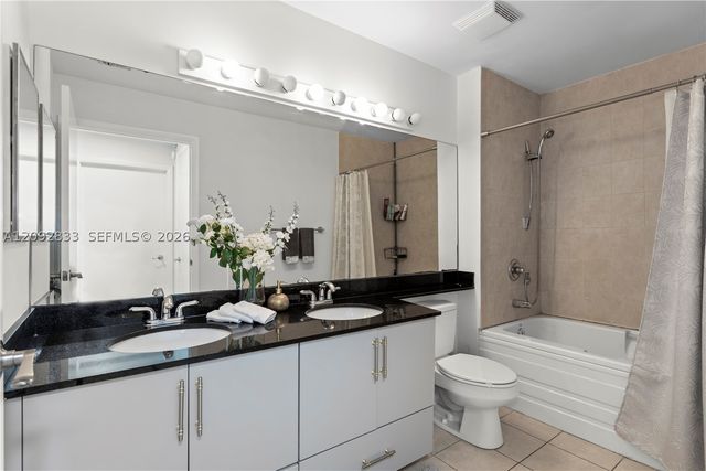 31 SE 5th St 4018, Miami, FL 33131