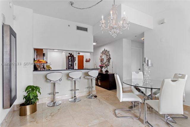 31 SE 5th St 4018, Miami, FL 33131