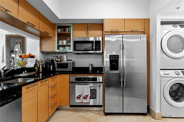 31 SE 5th St 4018, Miami, FL 33131
