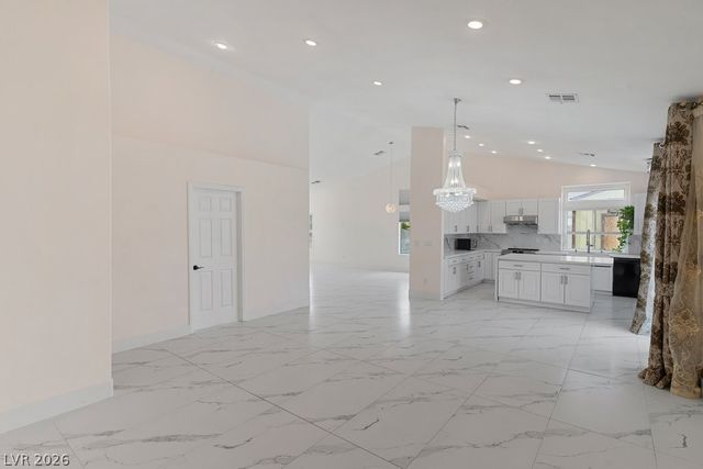 2660 Rosanna Street, Las Vegas, NV 89117
