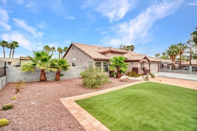 2660 Rosanna Street, Las Vegas, NV 89117