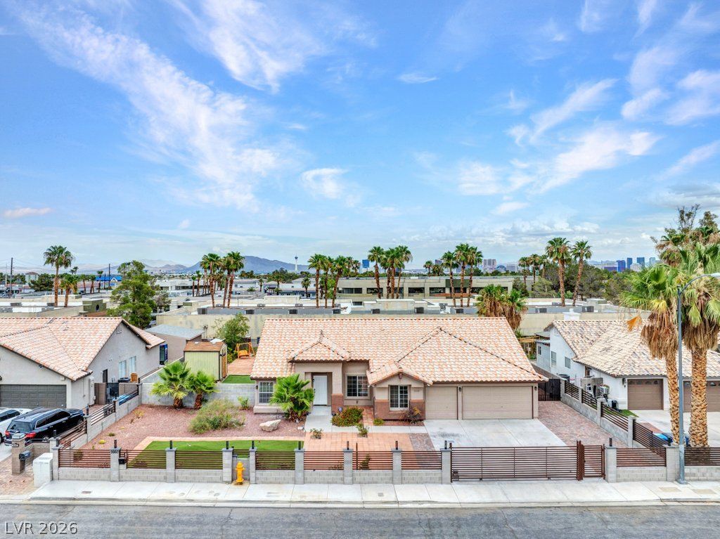 2660 Rosanna Street, Las Vegas, NV 89117
