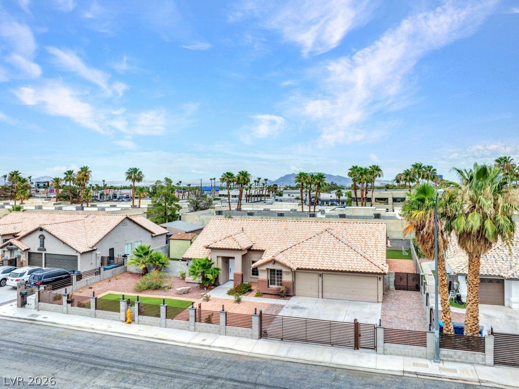 2660 Rosanna Street, Las Vegas, NV 89117 — photo 3