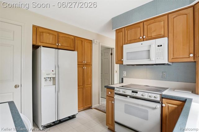 2964 Wallsend Drive, Waterford, MI 48329