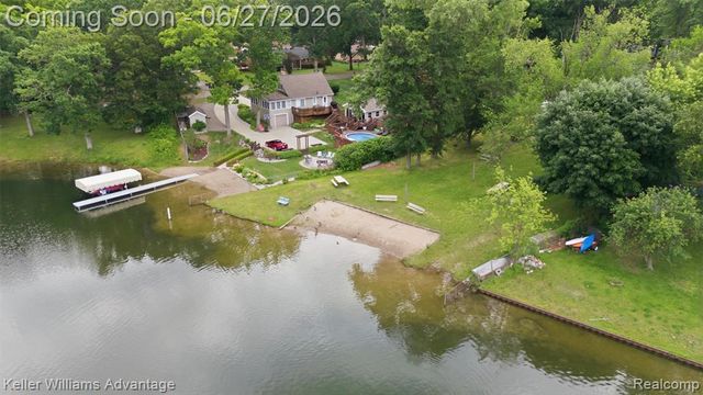 2964 Wallsend Drive, Waterford, MI 48329