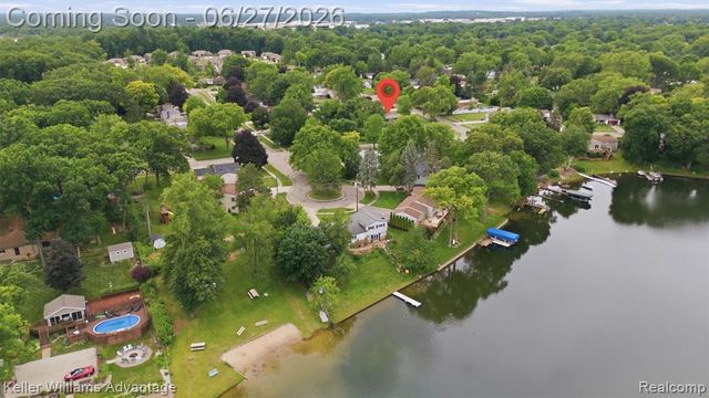 2964 Wallsend Drive, Waterford, MI 48329