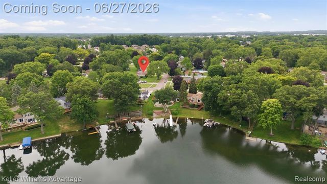 2964 Wallsend Drive, Waterford, MI 48329