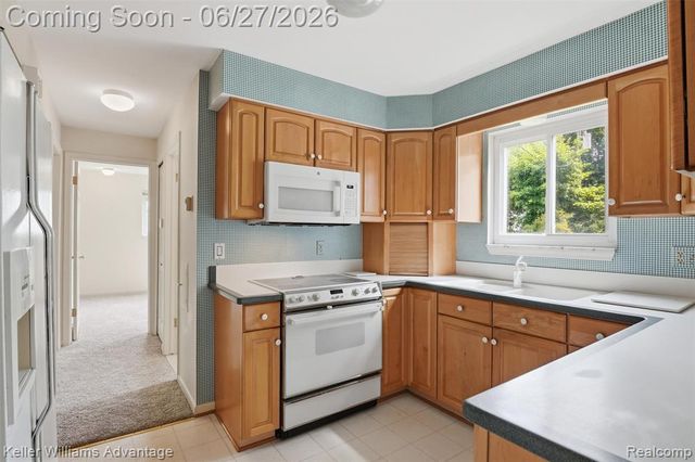 2964 Wallsend Drive, Waterford, MI 48329
