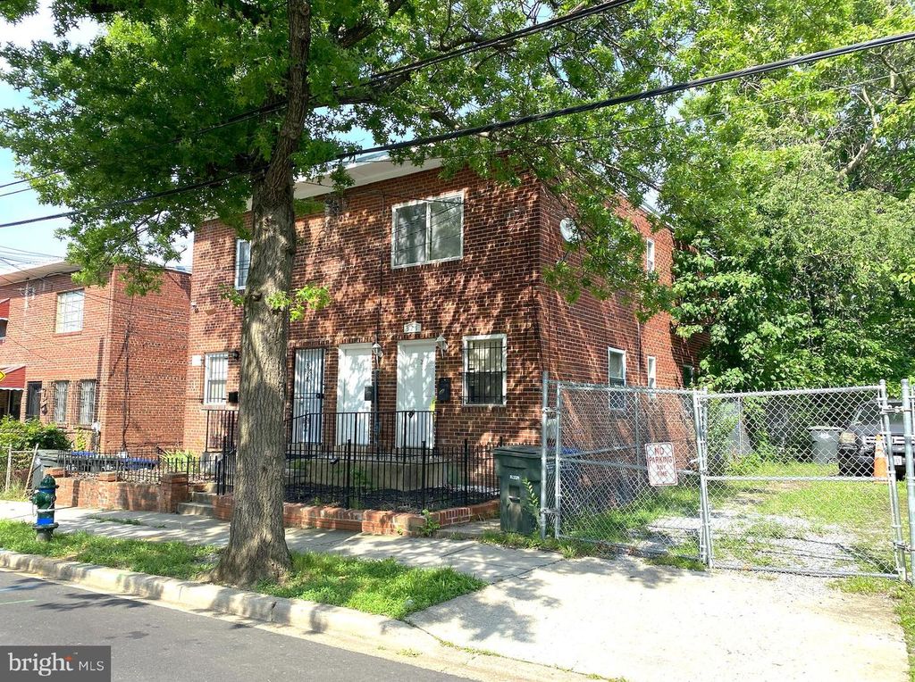 321 54TH ST NE, Washington, DC 20019