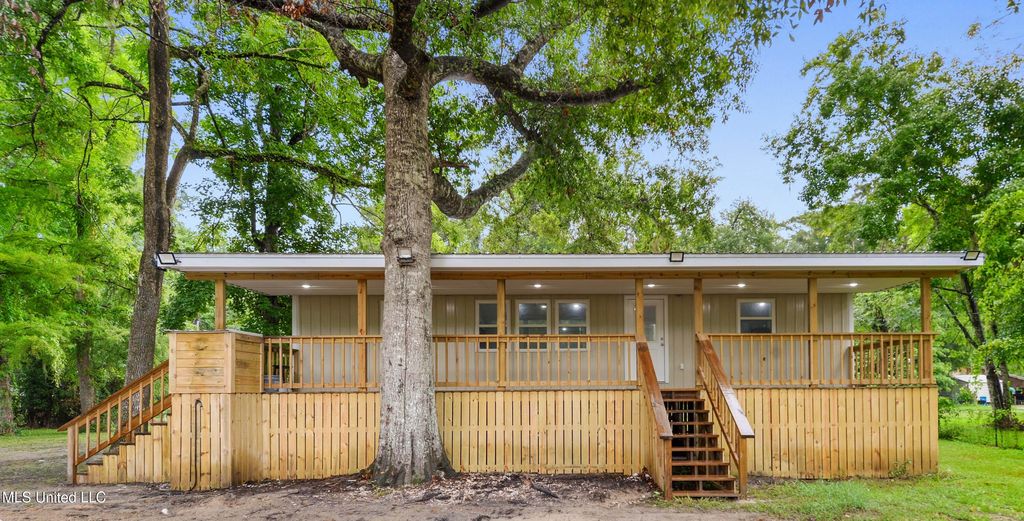 2109 Pascagoula River Drive, Lucedale, MS 39452