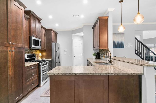 2706 Brookefield Lane, Kennesaw, GA 30152