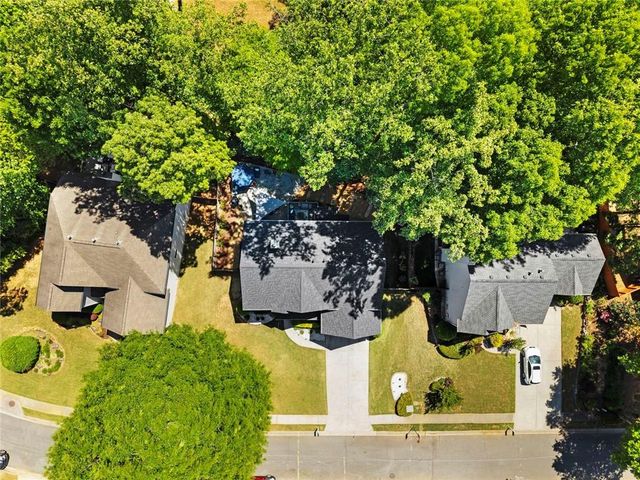 2706 Brookefield Lane, Kennesaw, GA 30152