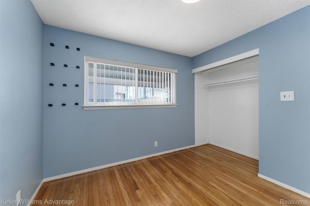 30344 Garry Avenue, Madison Heights, MI 48071