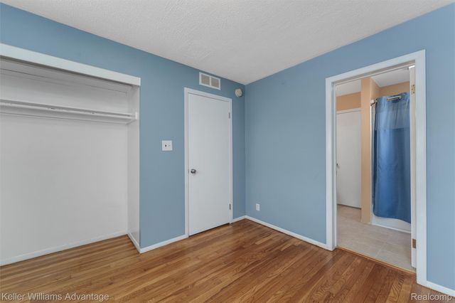 30344 Garry Avenue, Madison Heights, MI 48071