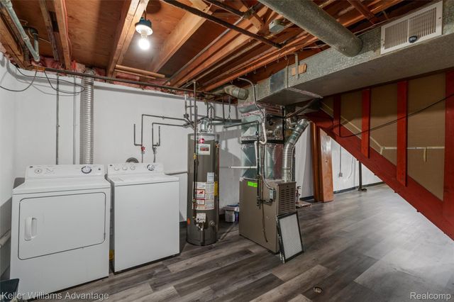 30344 Garry Avenue, Madison Heights, MI 48071