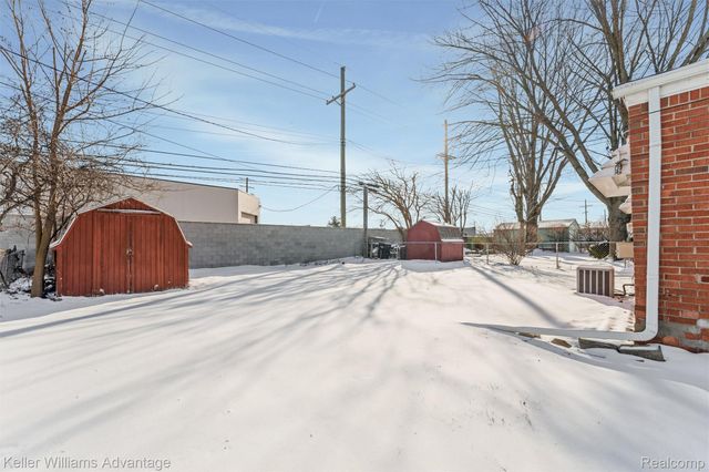 30344 Garry Avenue, Madison Heights, MI 48071