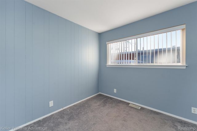 30344 Garry Avenue, Madison Heights, MI 48071