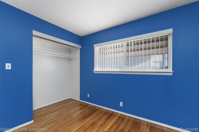 30344 Garry Avenue, Madison Heights, MI 48071