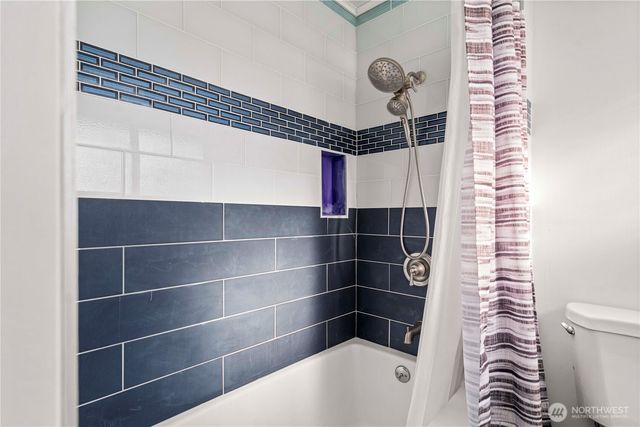 304 S 213th Street, Des Moines, WA 98198