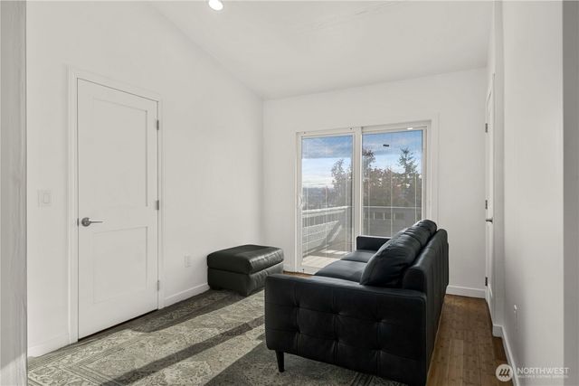 304 S 213th Street, Des Moines, WA 98198