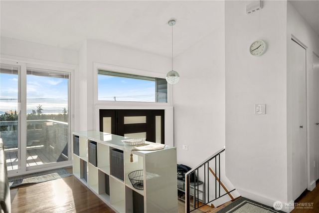 304 S 213th Street, Des Moines, WA 98198