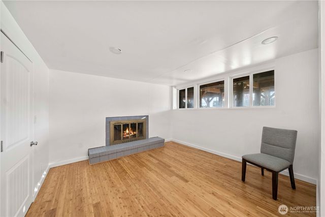 304 S 213th Street, Des Moines, WA 98198