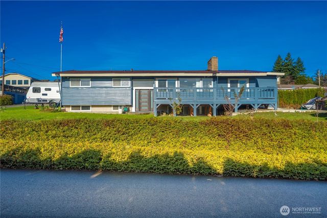 304 S 213th Street, Des Moines, WA 98198