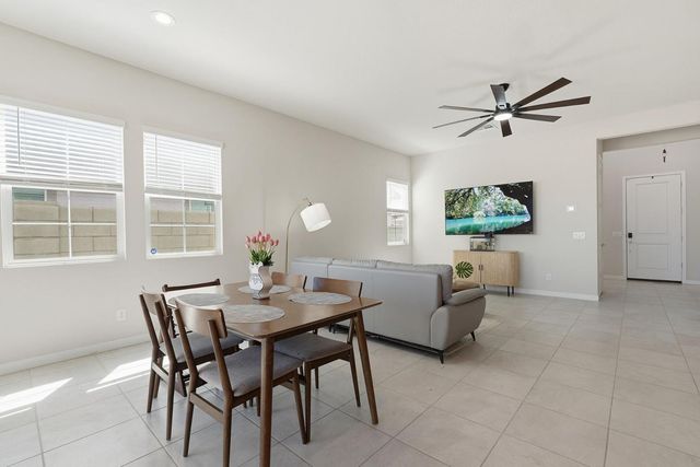 1521 S Senate Street, Chandler, AZ 85286