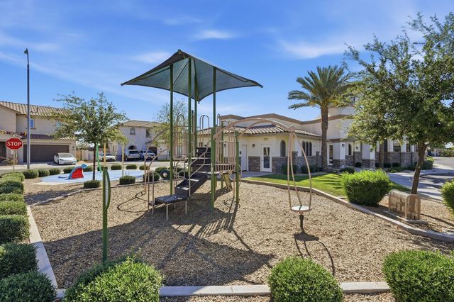 1521 S Senate Street, Chandler, AZ 85286