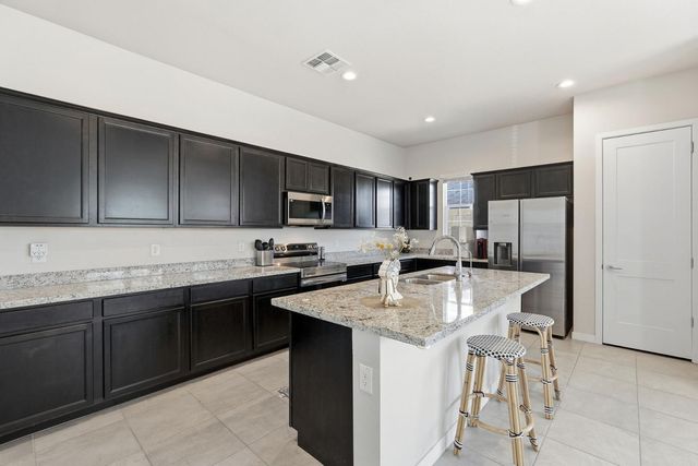 1521 S Senate Street, Chandler, AZ 85286