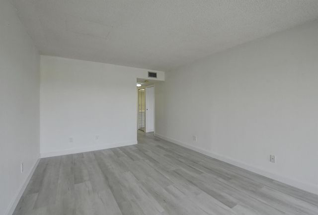 23305 Barwood Lane 406, Boca Raton, FL 33428