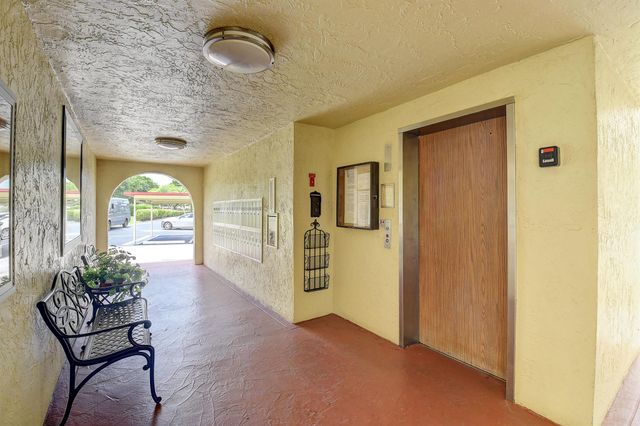 23305 Barwood Lane 406, Boca Raton, FL 33428