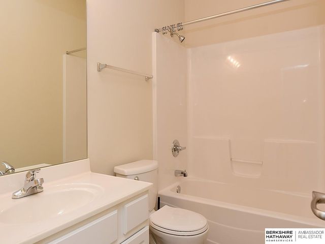 16106 Browne Street, Omaha, NE 68116
