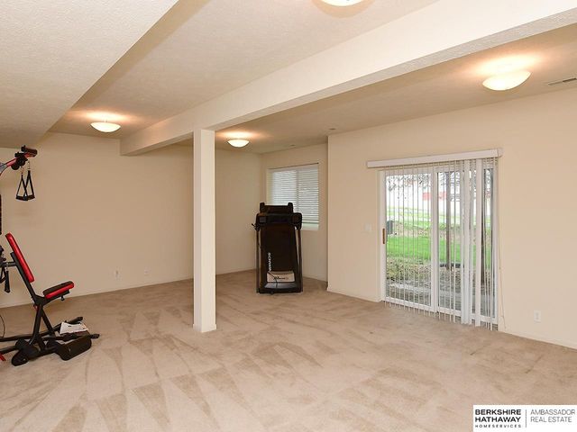 16106 Browne Street, Omaha, NE 68116