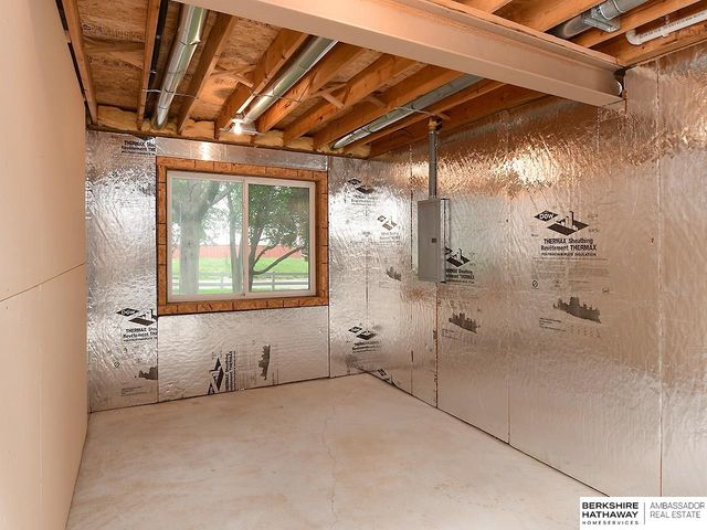 16106 Browne Street, Omaha, NE 68116