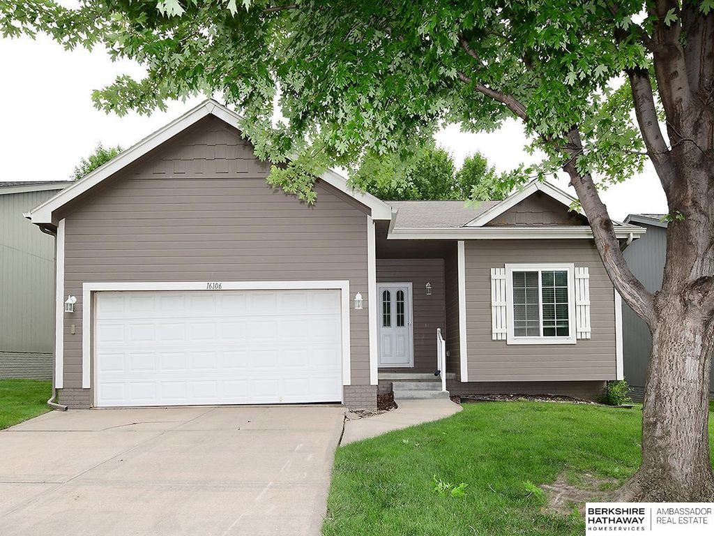 16106 Browne Street, Omaha, NE 68116
