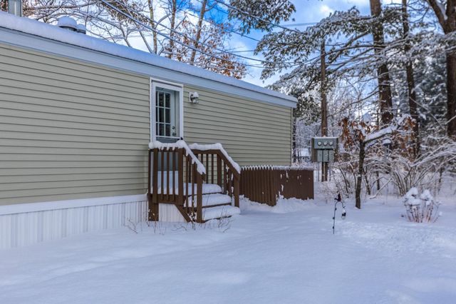 27 Melrose Drive, Rochester, NH 03868
