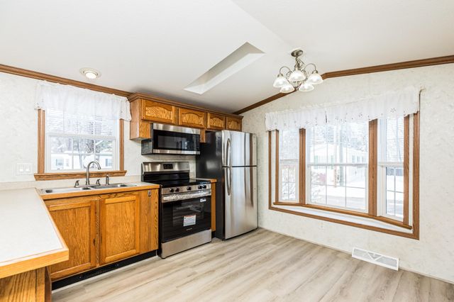 27 Melrose Drive, Rochester, NH 03868