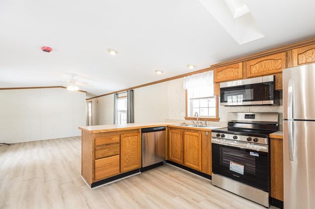 27 Melrose Drive, Rochester, NH 03868