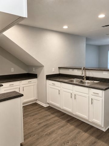 4011 Preferred Place, Dallas, TX 75237
