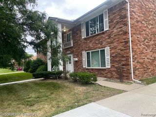 23600 Kelly Road Unit #6, Eastpointe, MI 48021