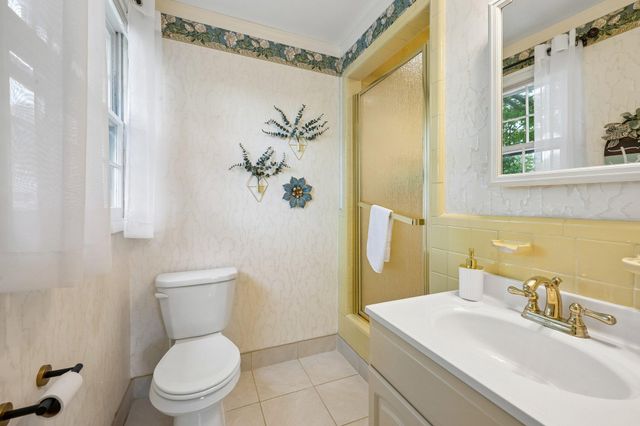 11 N WOODSTOCK DR, Cherry Hill, NJ 08034