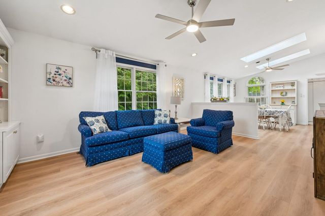 11 N WOODSTOCK DR, Cherry Hill, NJ 08034