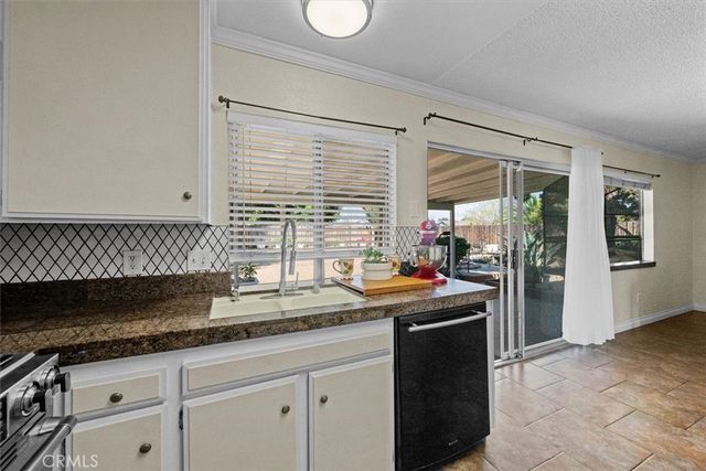 2078 Woodlawn, Corona, CA 92882