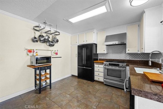 2078 Woodlawn, Corona, CA 92882