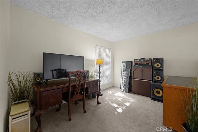 2078 Woodlawn, Corona, CA 92882