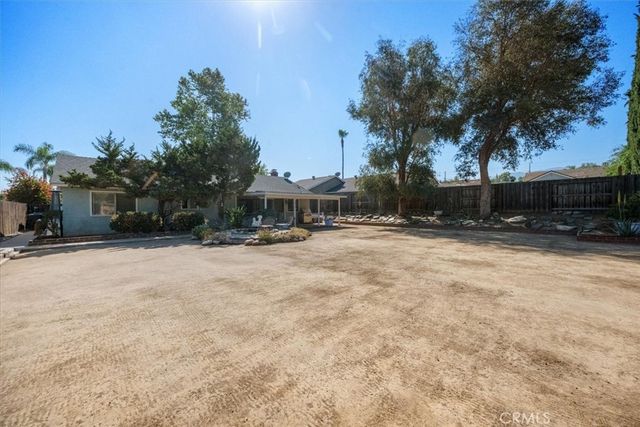 2078 Woodlawn, Corona, CA 92882