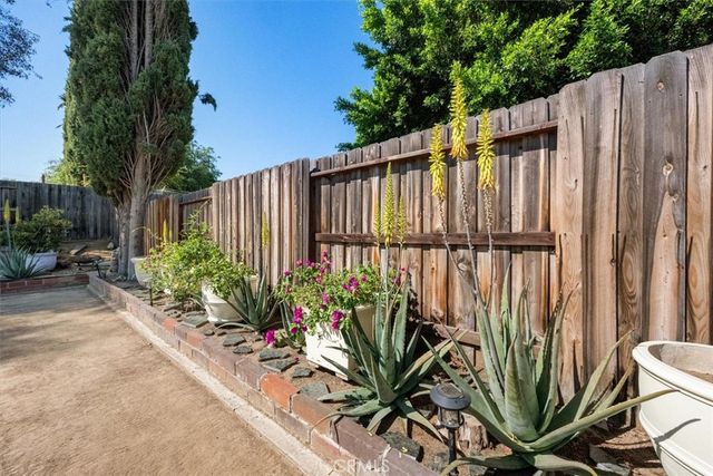 2078 Woodlawn, Corona, CA 92882