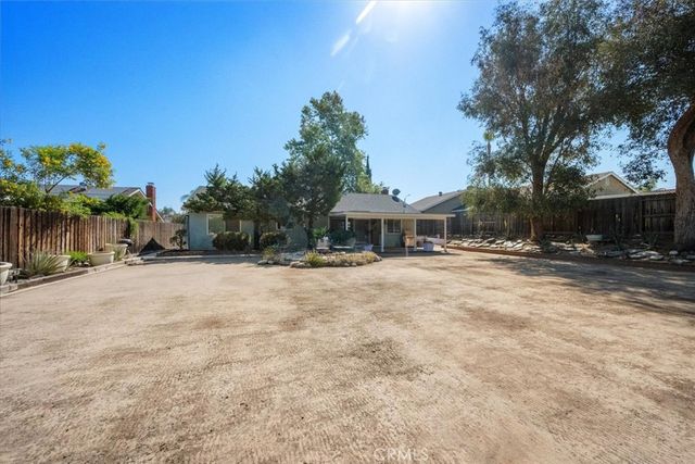 2078 Woodlawn, Corona, CA 92882