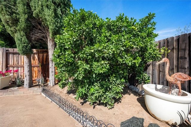 2078 Woodlawn, Corona, CA 92882